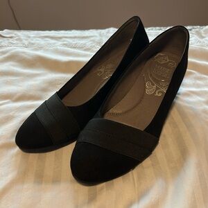 Mootsies Tootsies Black Wedge Heels NEVER WORN NWT